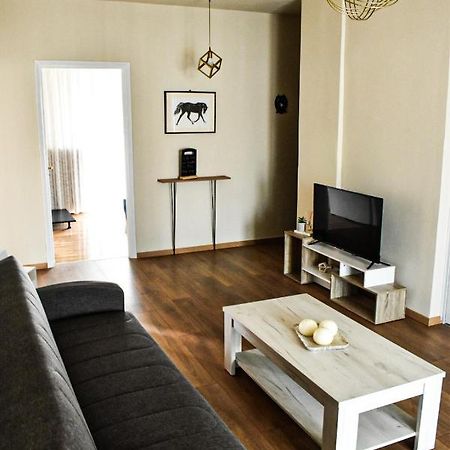 Nikis Apartment Lárisza Kültér fotó