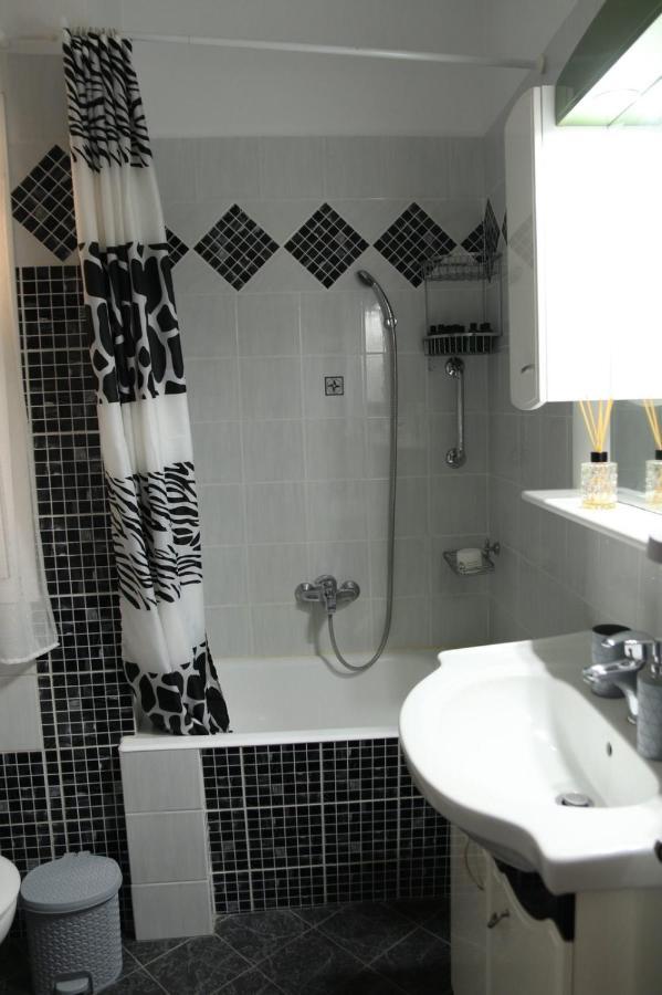 Nikis Apartment Lárisza Kültér fotó